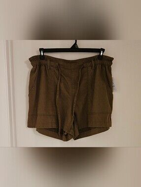 NWT Time and Tru Womens Shorts XL 16-18 Green Drapey Utility Pull On Elastic
